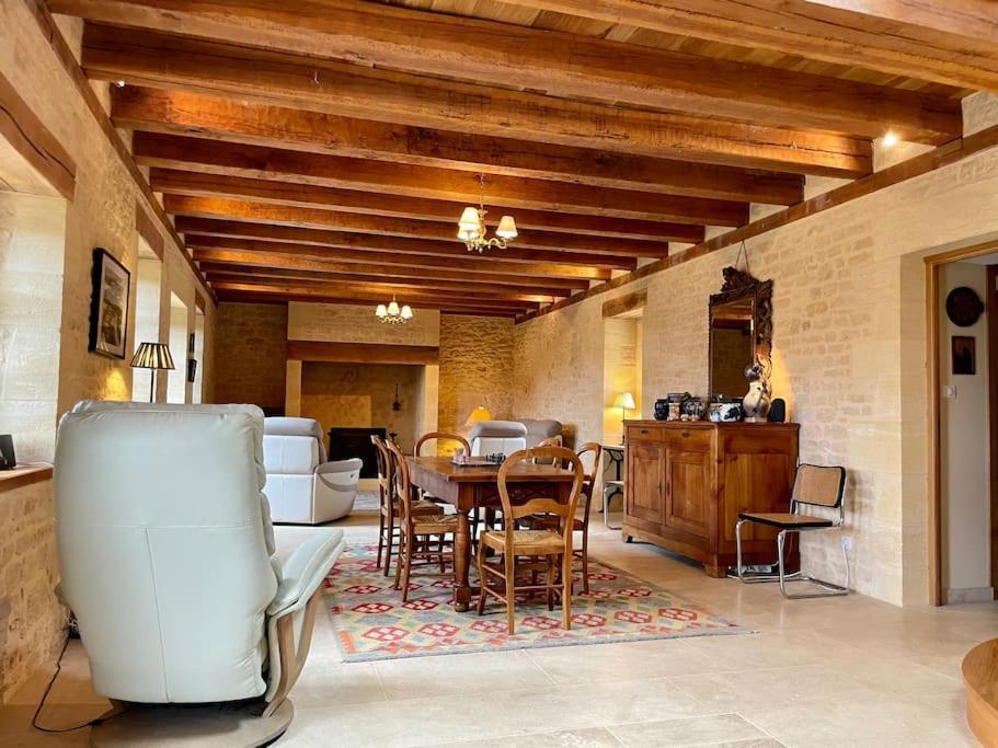 Charming 19Th Century Farmhouse With Pool Vitrac  Kültér fotó